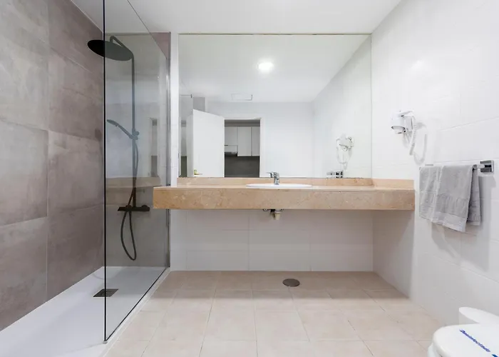 Home2book Pleasant Pool & Terrace,